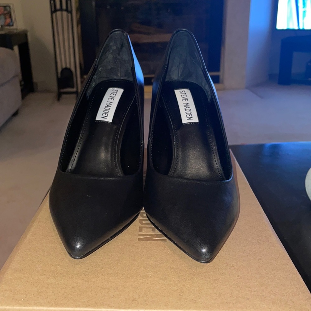 Steve Madden Black Leather Heel